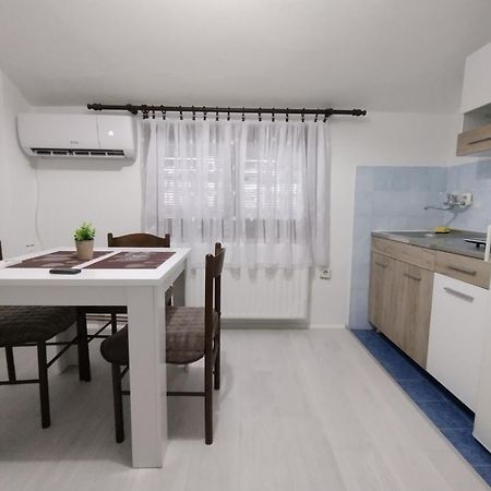 Апартаменти Apartman Dm Валево Номер фото